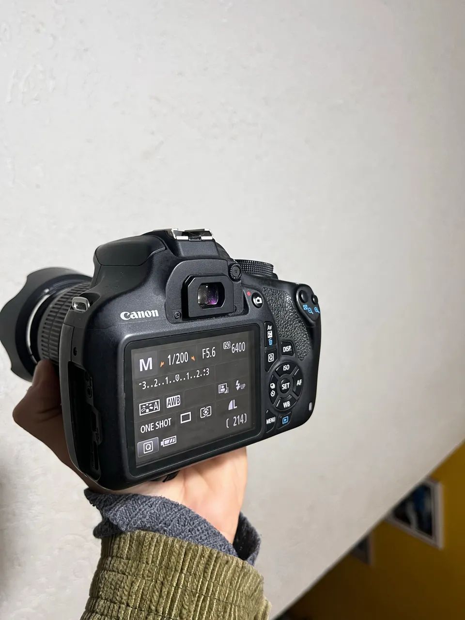 Cânon T5 + lente e acessórios 