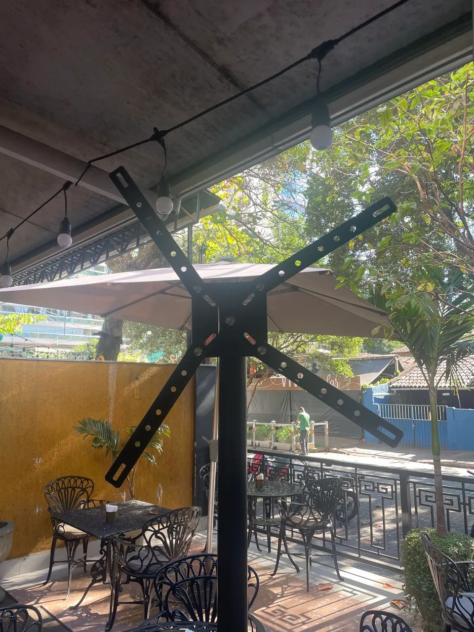 Vendo suporte de TV tripé de 60 polegadas  - Foto 2