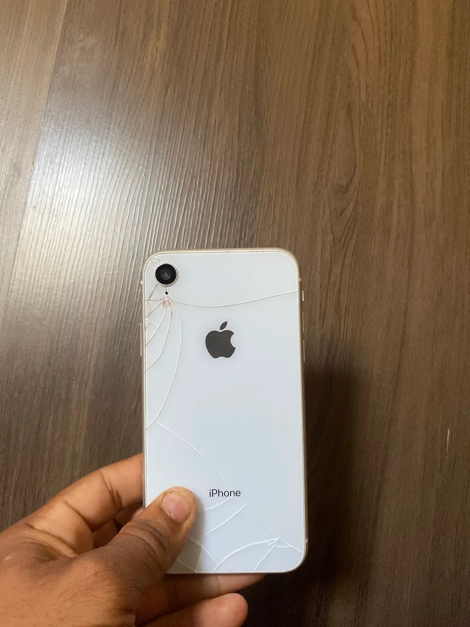 iPhone XR 256 apenas traseira e película trincada aparelho funcionando perfeitamente!!!