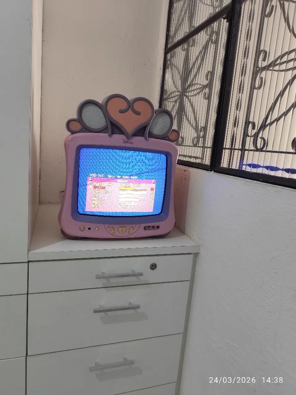 Tv da princesa Disney com controle remoto original  - Foto 3