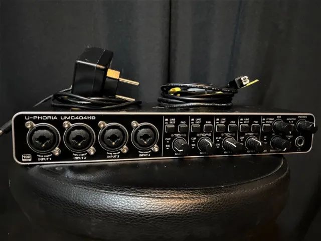 Interface de Áudio Behringer U-Phoria UMC404HD - 100% !!!! - Foto 2