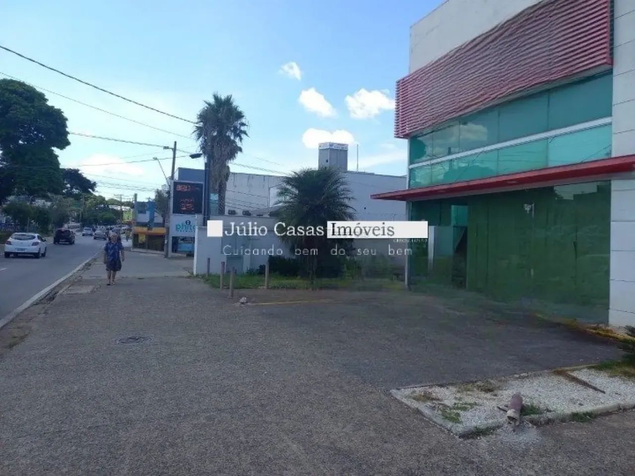 Salão Comercial para alugar com 677m² de área construída, 30 vagas de estacionamento e ent - Foto 3