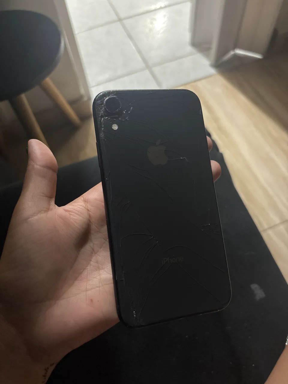 iPhone XR 128g IDEAL PARA APROVEITAR PEÇAS  - Foto 2