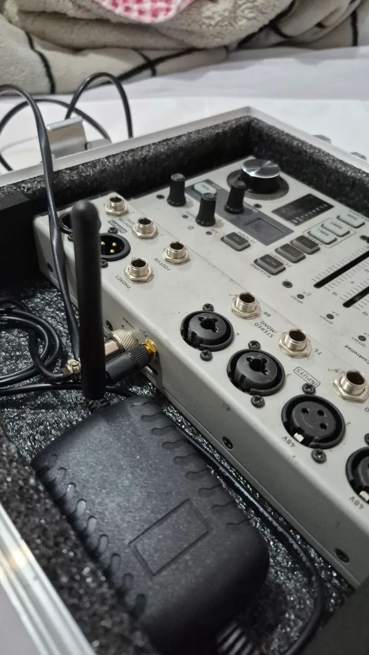 Mesa digital Flow 8 com Hard case - Foto 4