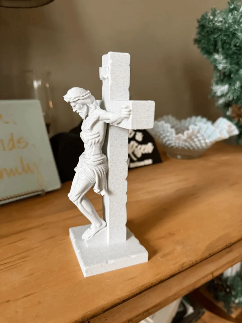 estatueta jesus na cruz - Foto 3