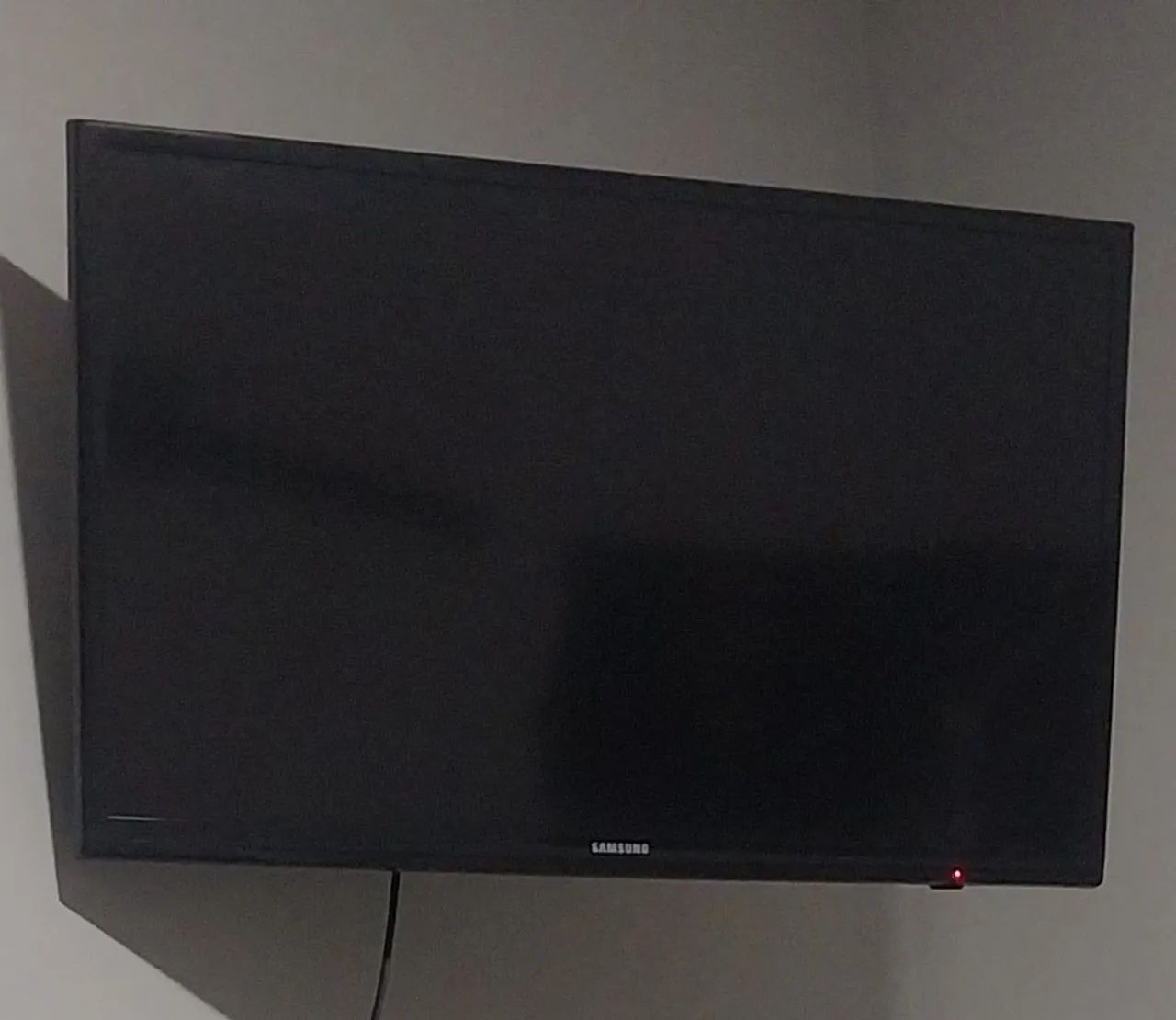 Vendo televisão de 32 polegadas Samsung com o controle não é smart 350 reais vai embora  - Foto 2