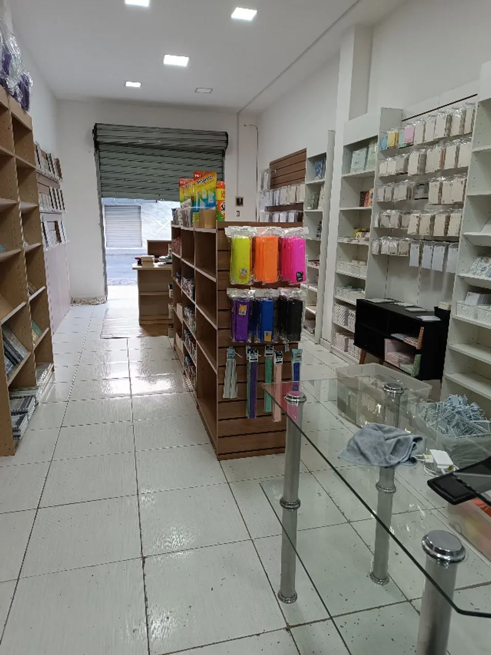 MÓVEIS E EXPOSITORES PARA PAPELARIA OU LOJA COMERCIAL - Foto 5