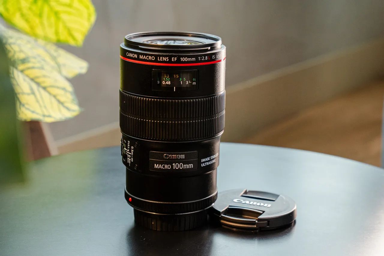 LENTE CANON EF 100mm f/2.8 MACRO IS USM - Acessórios para Câmeras