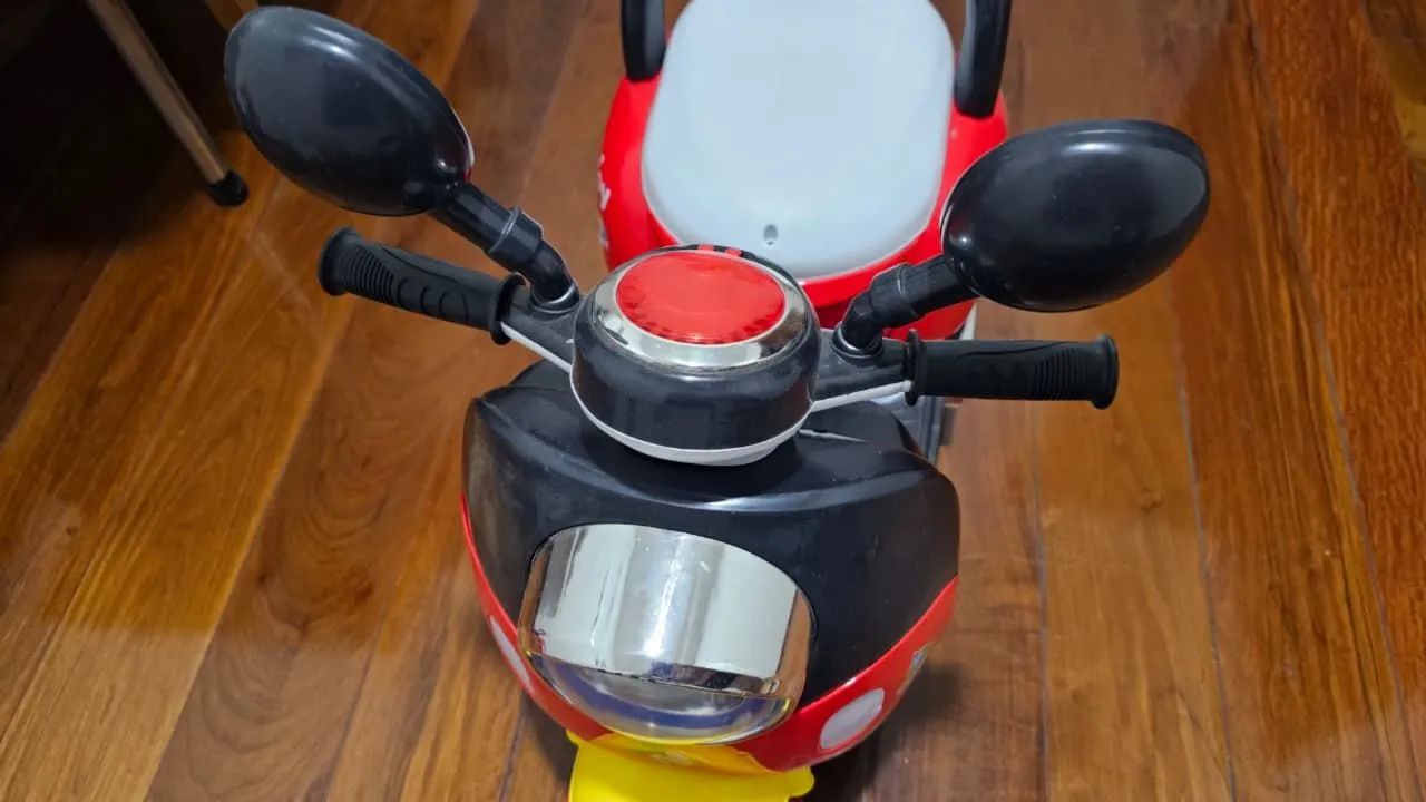 Mini veículo scooter Mickey Mouse - Foto 4