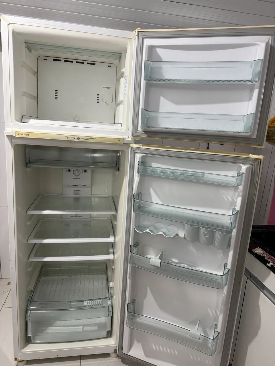 Vendo geladeira frost free  - Foto 4