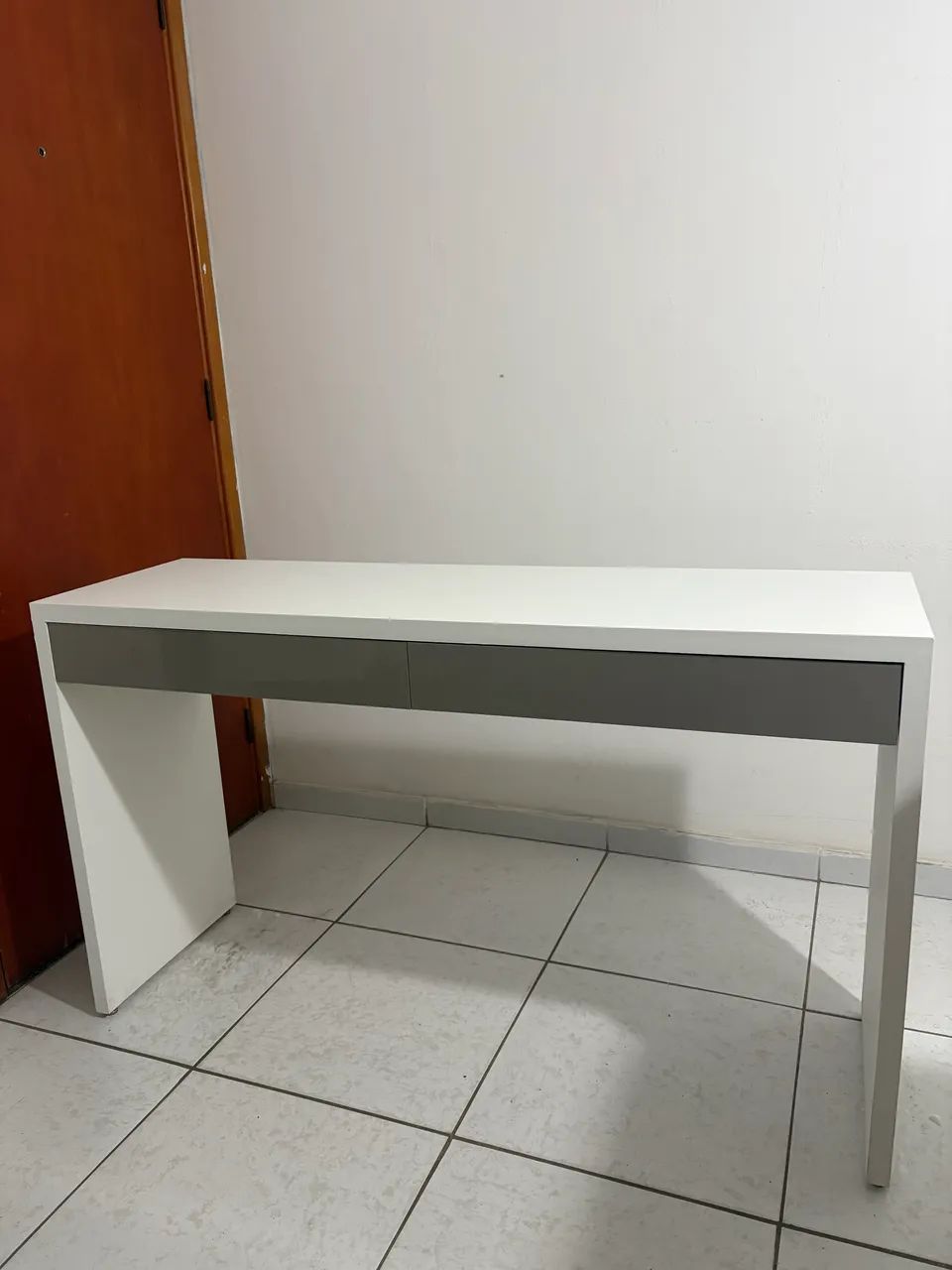 Mesa Escrivaninha Com Gaveta na Cor Branca