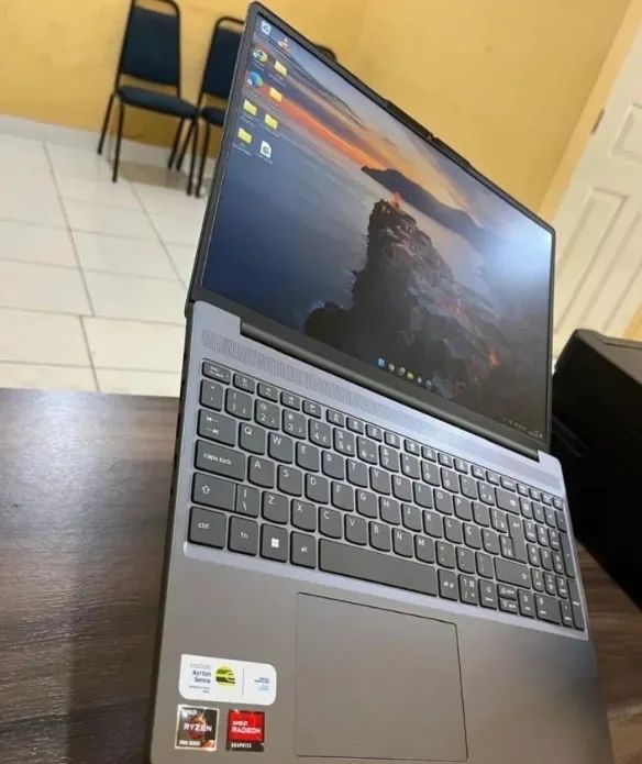 Notebook idea Pad Slim 3 