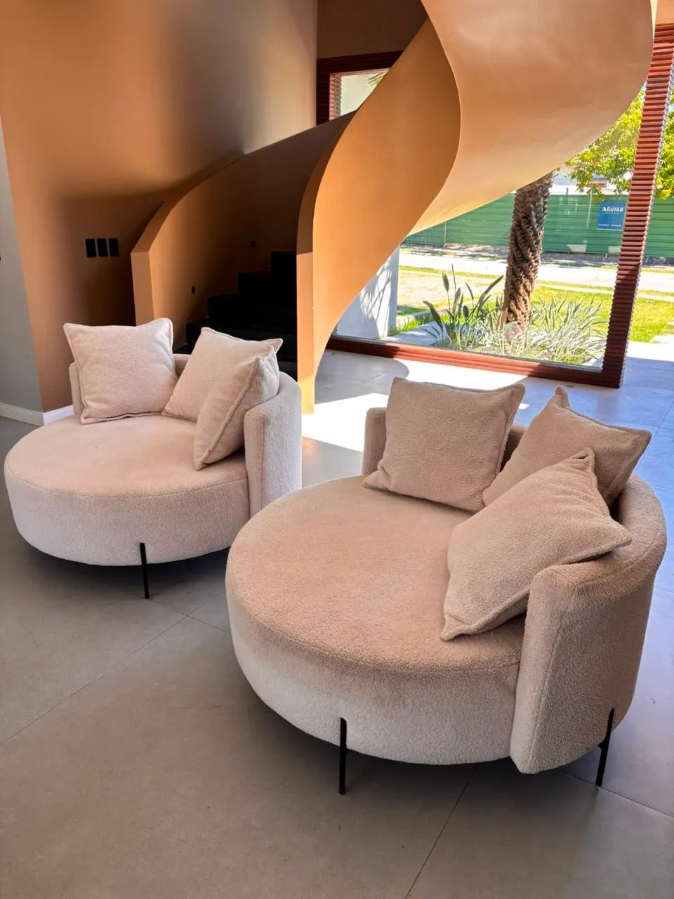 Poltronas Estofadas Luxo - Foto 3
