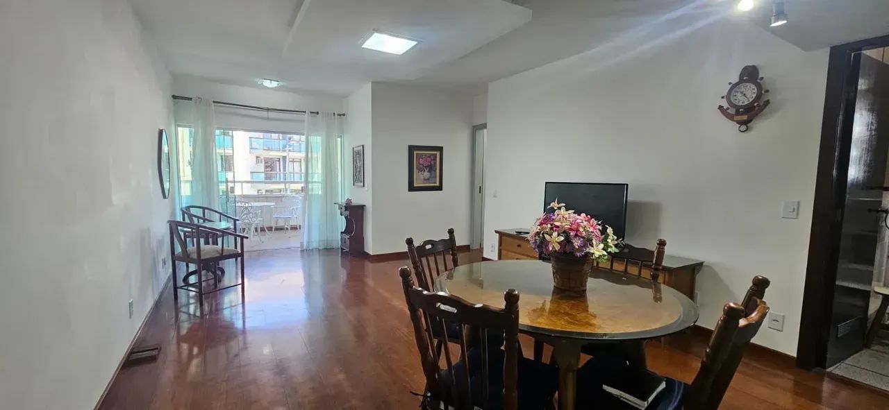 Excelente apartamento com vista para o mar
