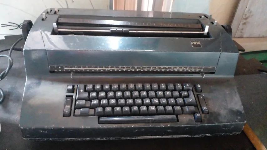 Máquina de datilografia elétrica  - Foto 4