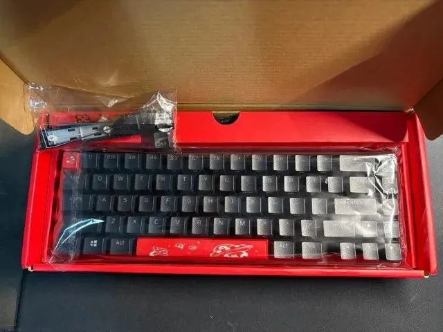 Teclado HyperX Alloy Origins 65 RGB - Completo com caixa
