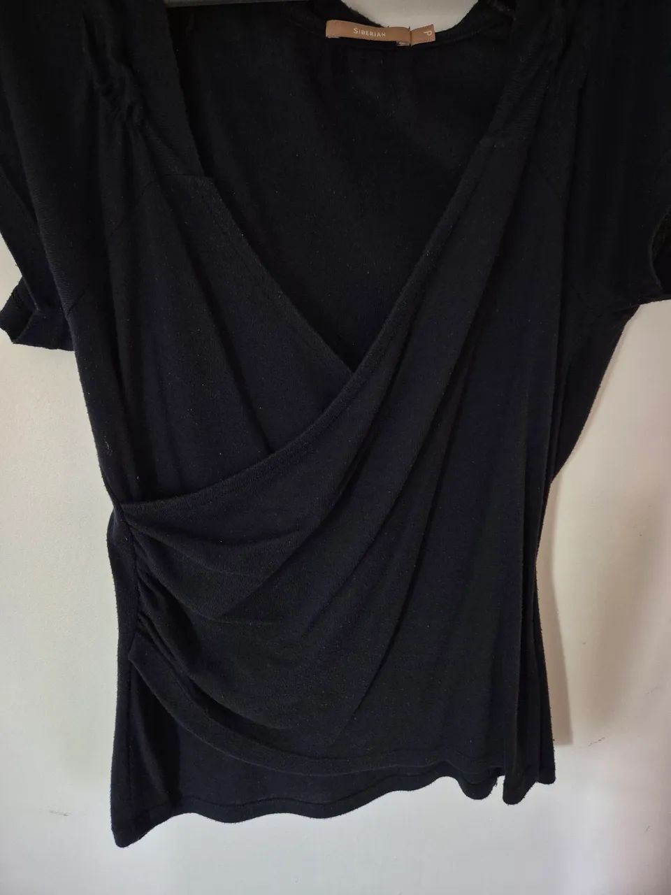Blusa preta transpassada - Foto 3
