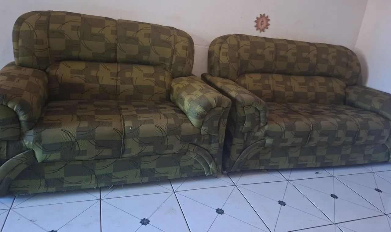 Vende-se esse sofá e máquina de costura  - Foto 2