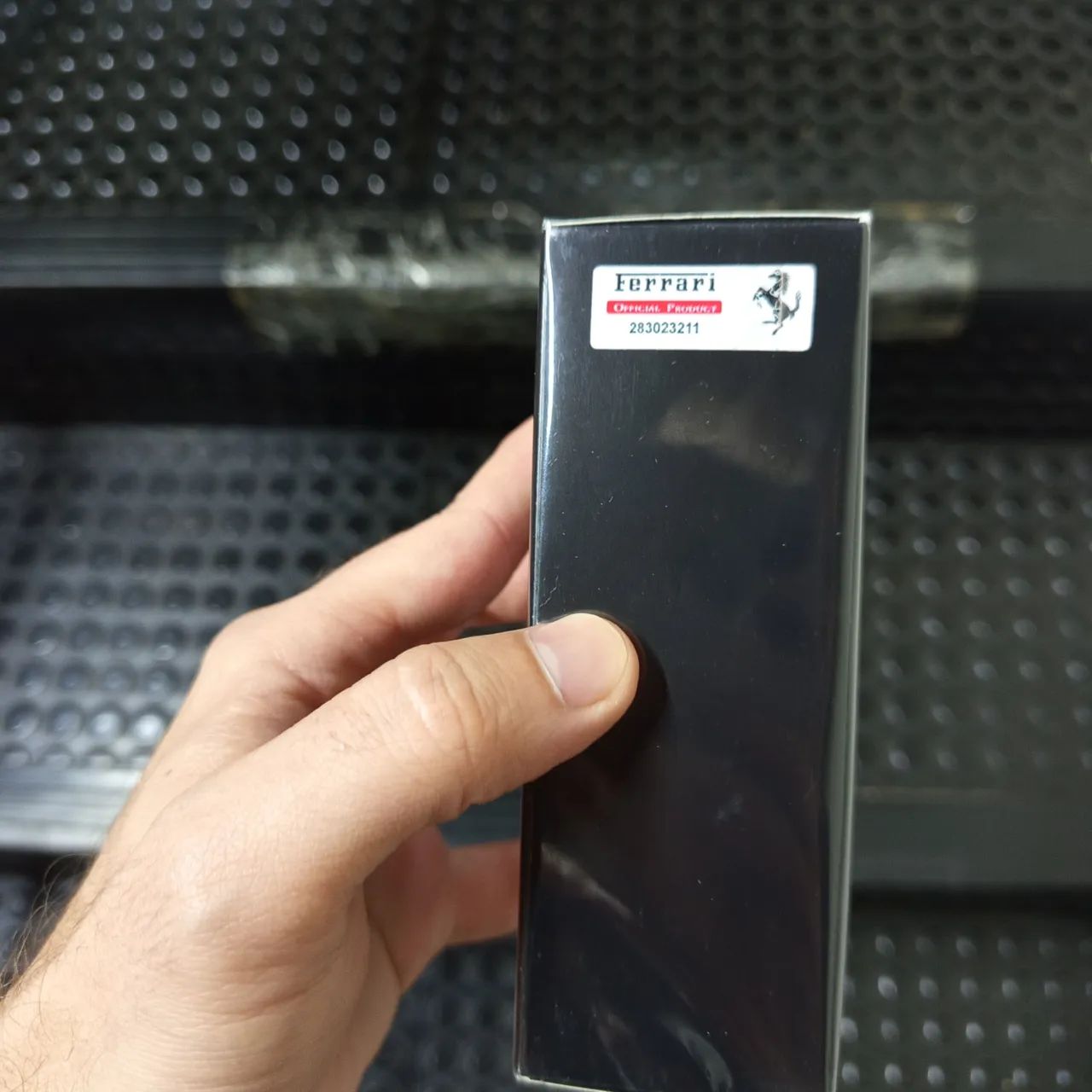 Perfume italiano Ferrari Black 125ml - Foto 3
