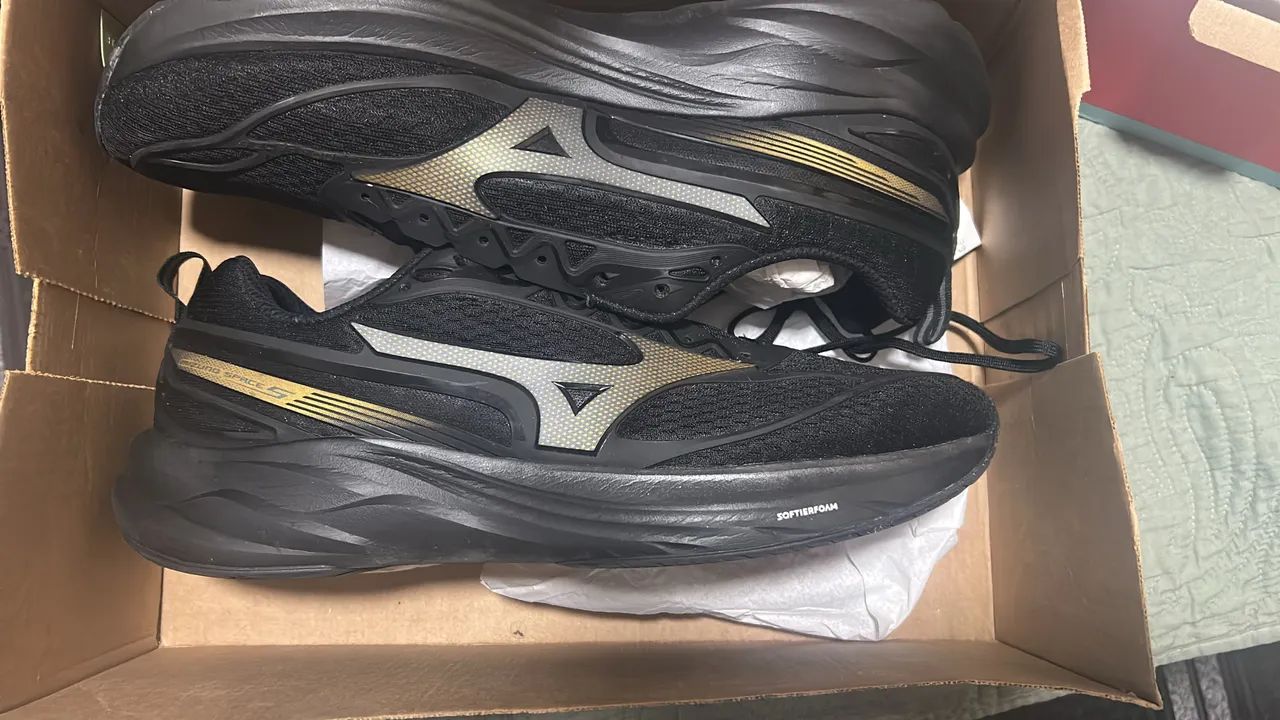 Tênis Mizuno 47