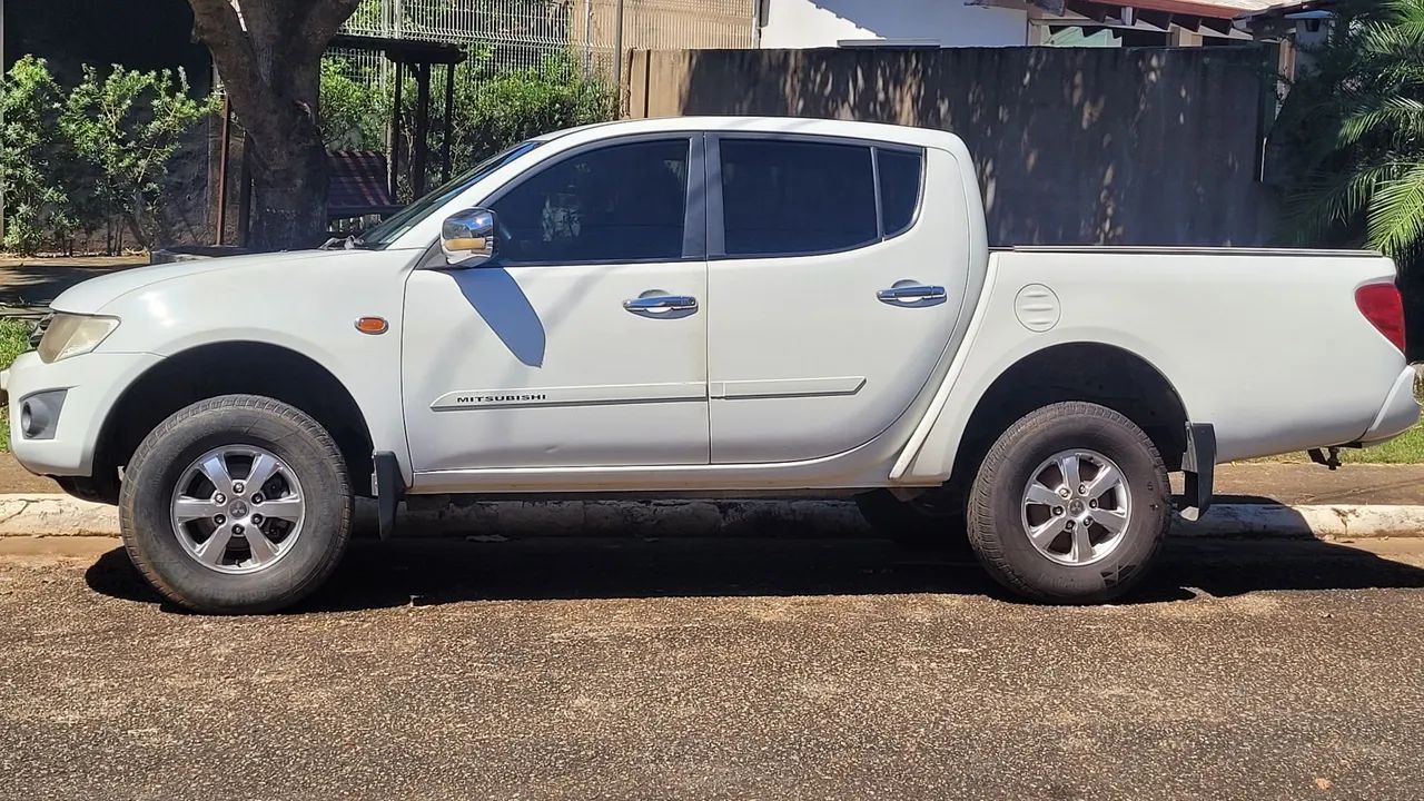 Mitsubishi L200 L200 Triton GLX 3.2 CD TB Int.Diesel Mec 2012