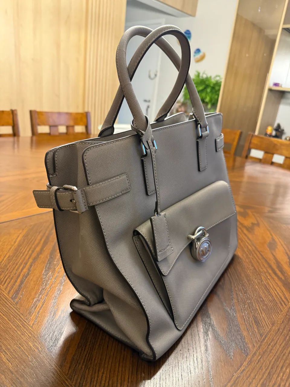 Bolsa Michael Kors original Grande cinza - Foto 5