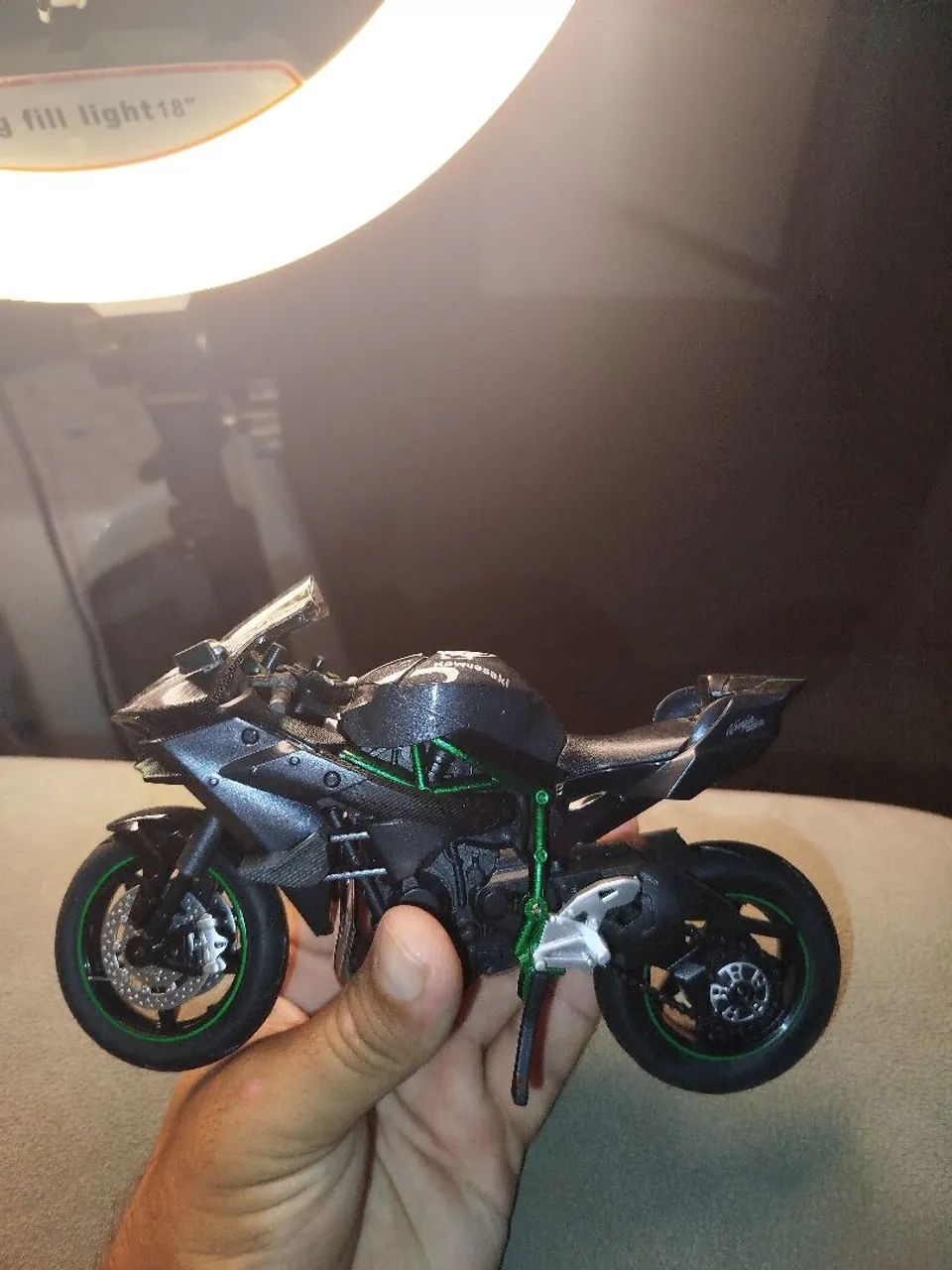 Miniatura Kawasaki H2R escala 1/8  - Foto 2