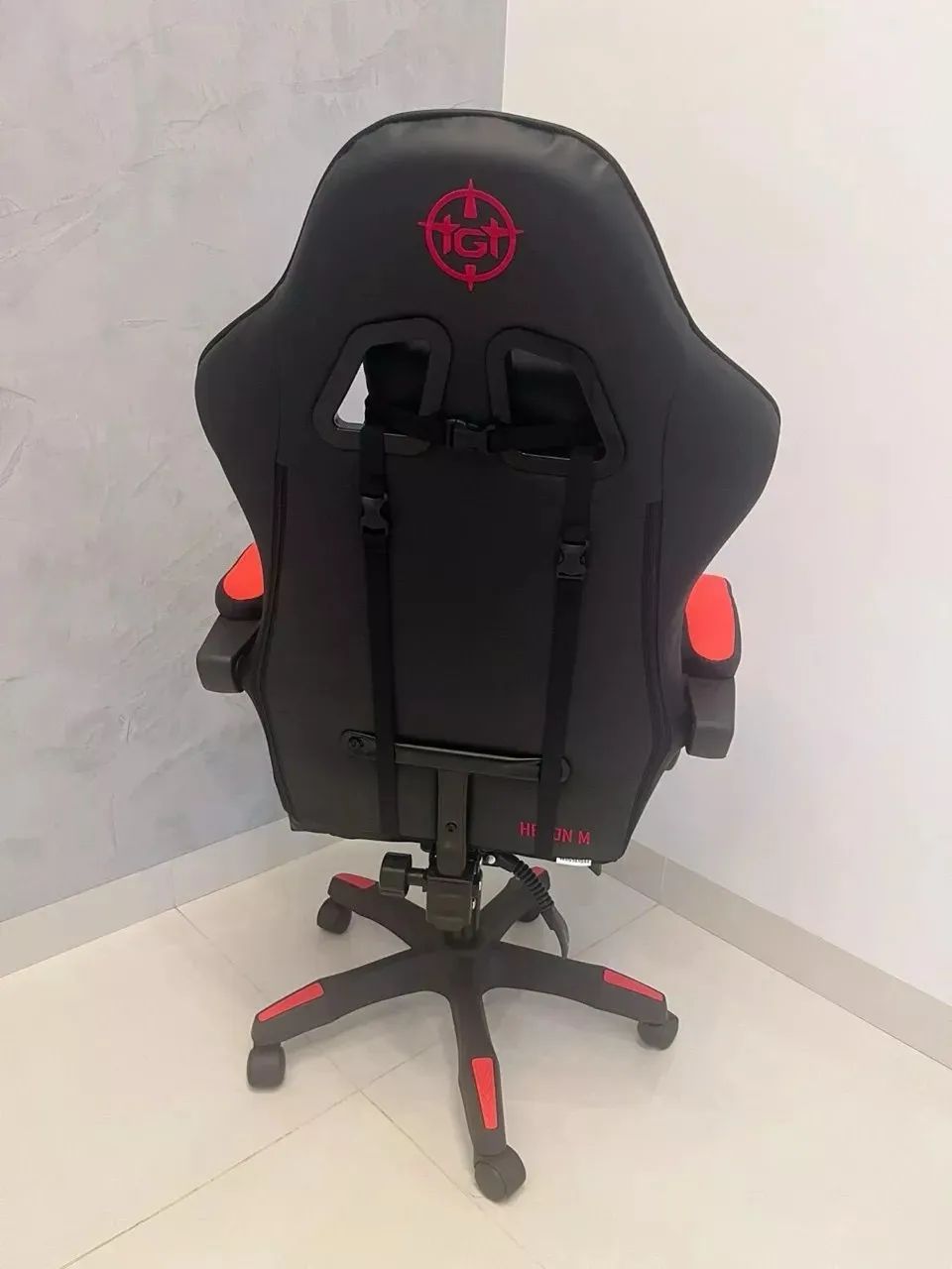 Cadeira Gamer Preta e Vermelha NOVA, na caixa! - Foto 3