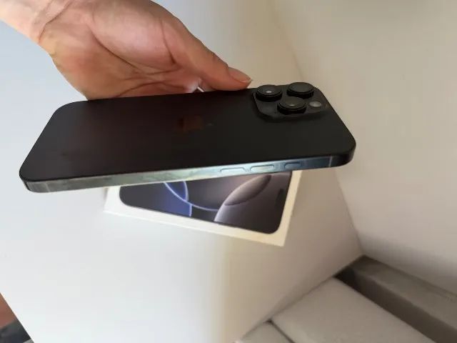 iPhone 16 Pro Max - Foto 4