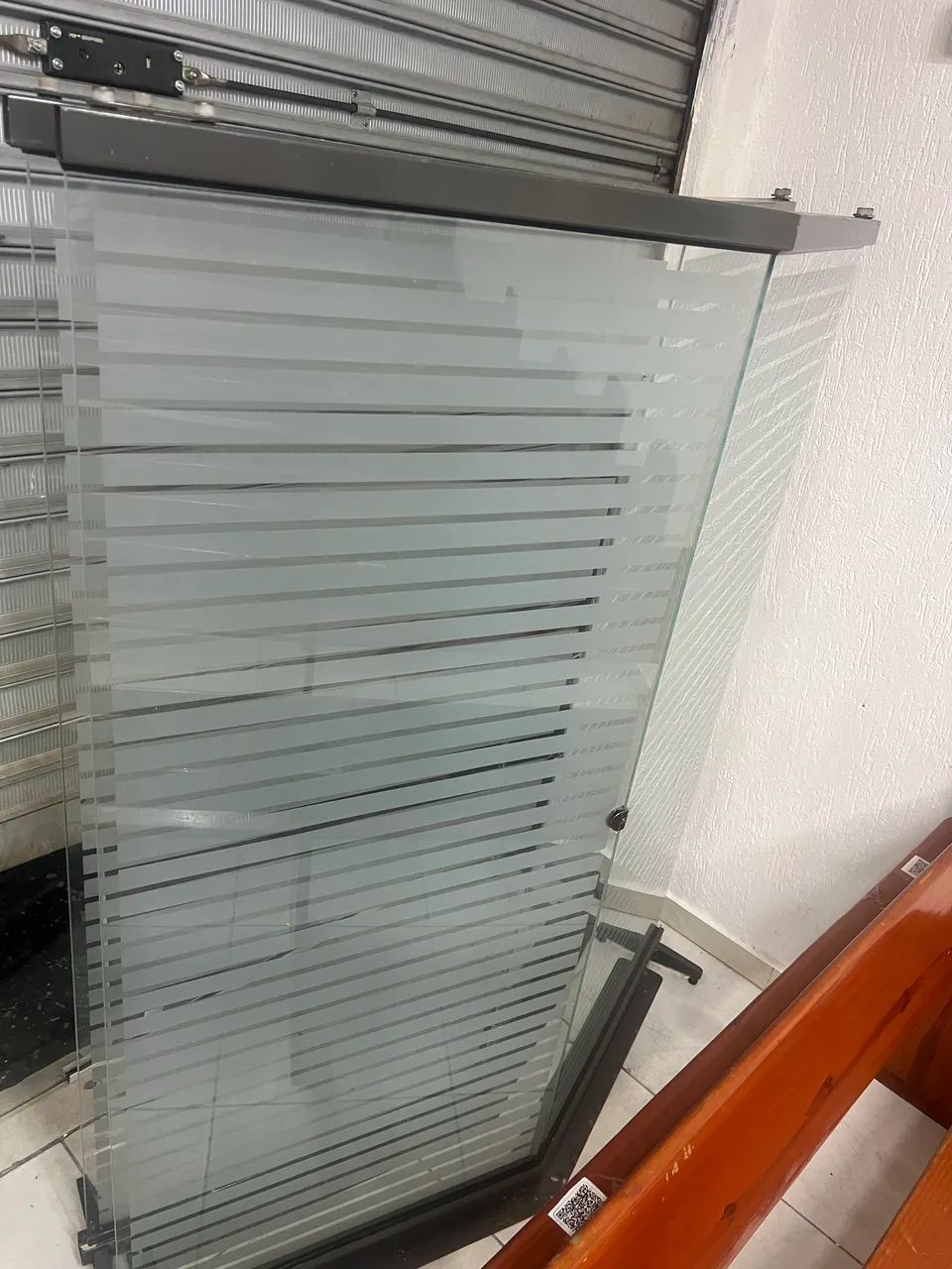 Tempered Glass Partition Screen