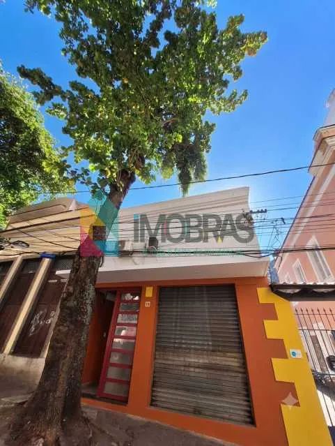 IMPERDÍVEL EM SANTA TERESA !! PRÉDIO COM 03 APARTAMENTOS E 01 COMÉRCIO NO TÉRREO