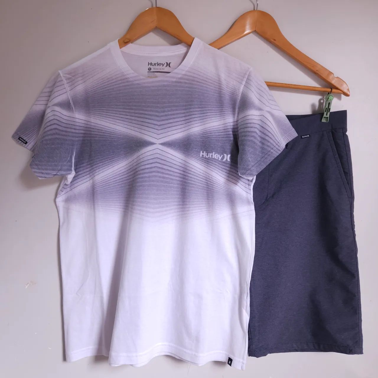 Bermuda e Camiseta Hurley (Combo 38 - P) 