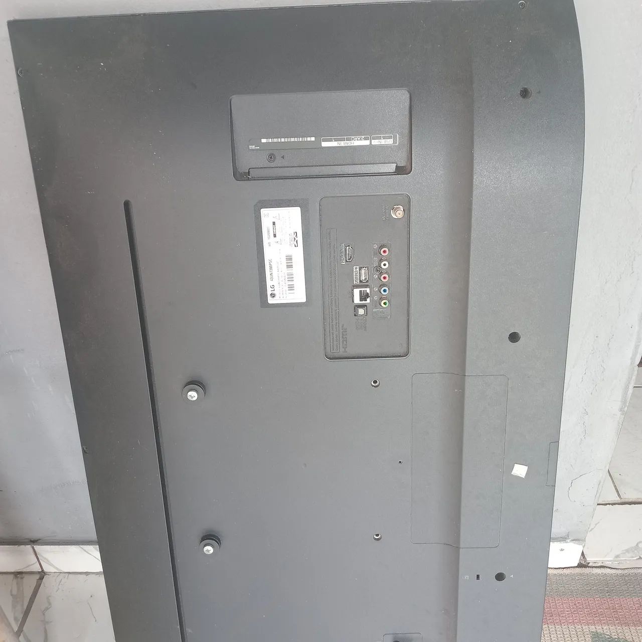 TV LG COM DEFEITO