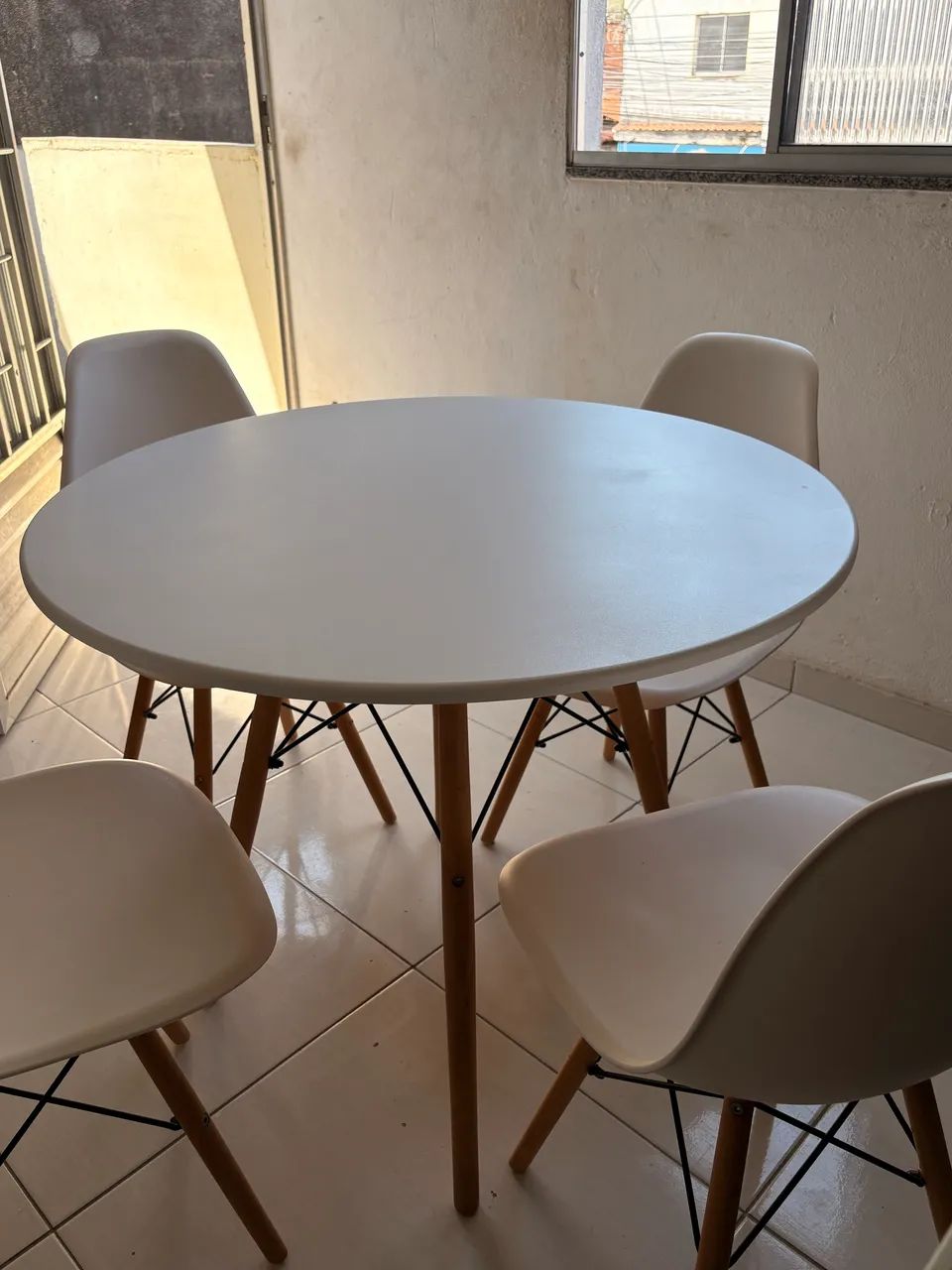 MESA JANTAR 4 CADEIRAS BRANCA  - Foto 2