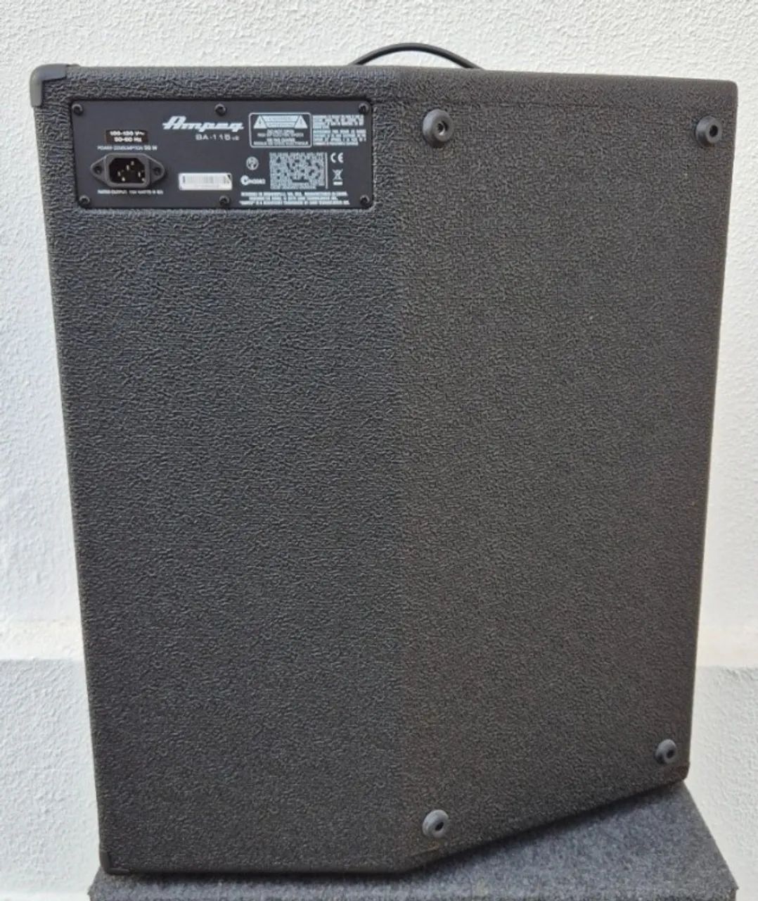 Amplificador Ampeg BA-115 v2 150W - Instrumentos musicais