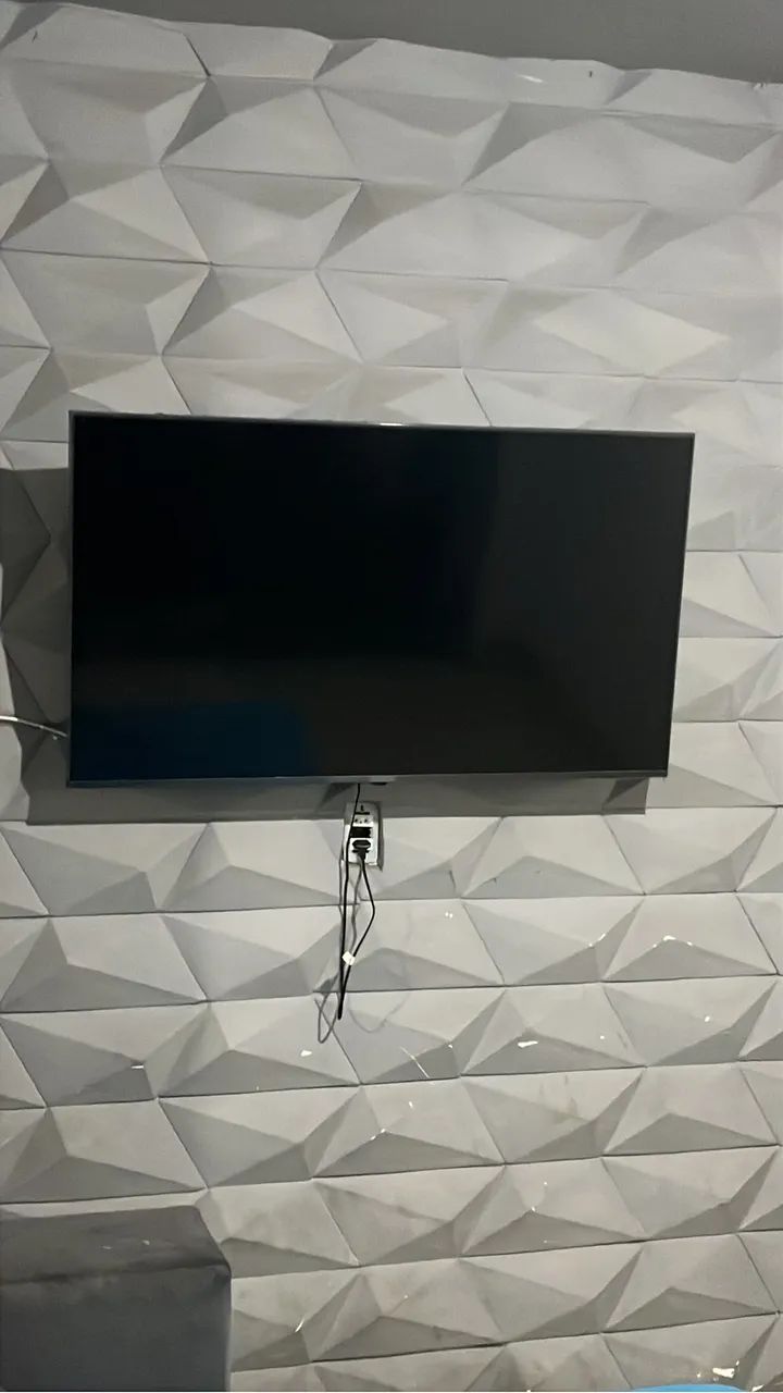 vendo tv smart LG 55 polegadas nova pouco tempo de uso 