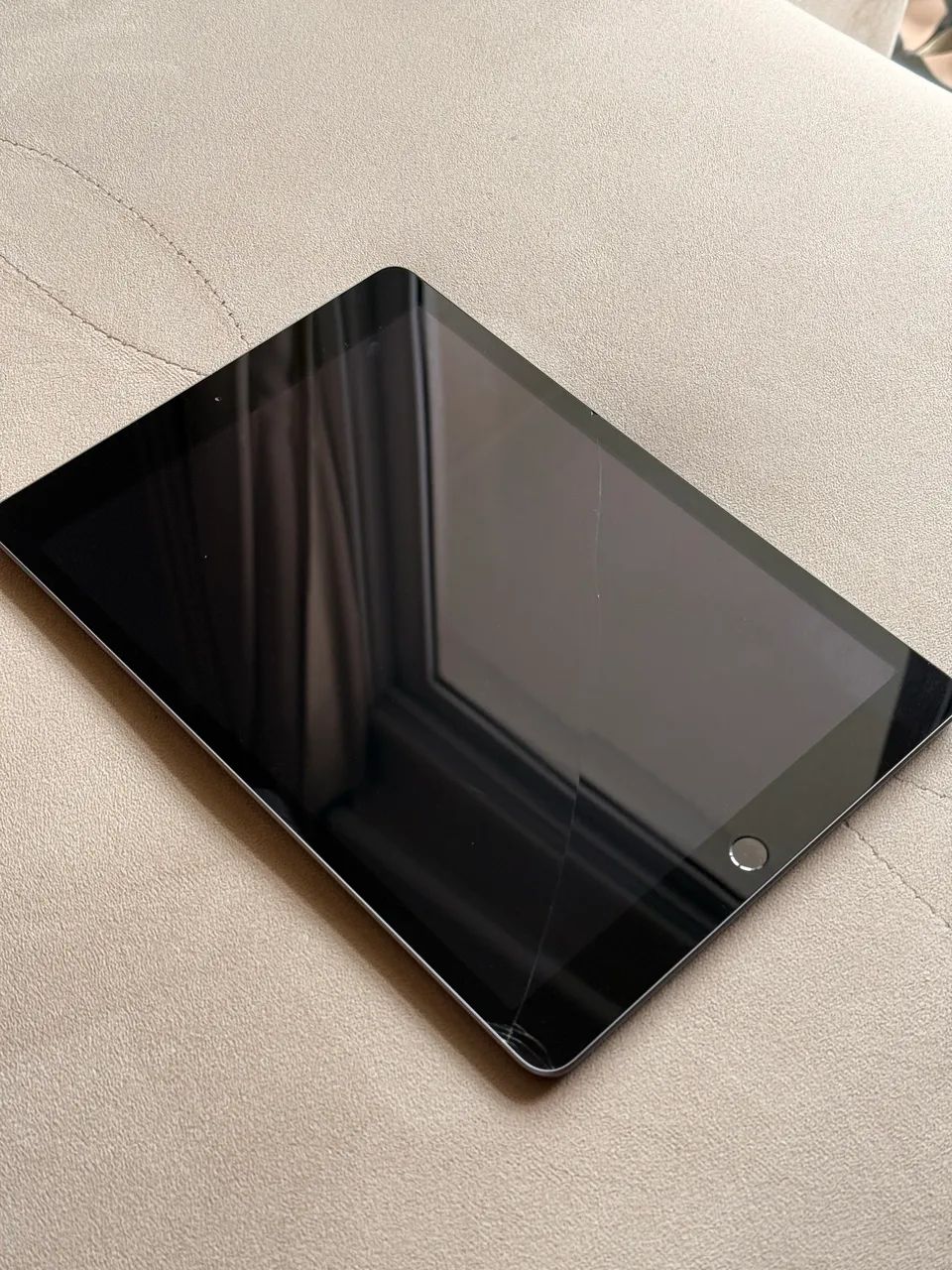 iPad 8ª Geração 128GB - Funcionando perfeitamente + cabo - Foto 5