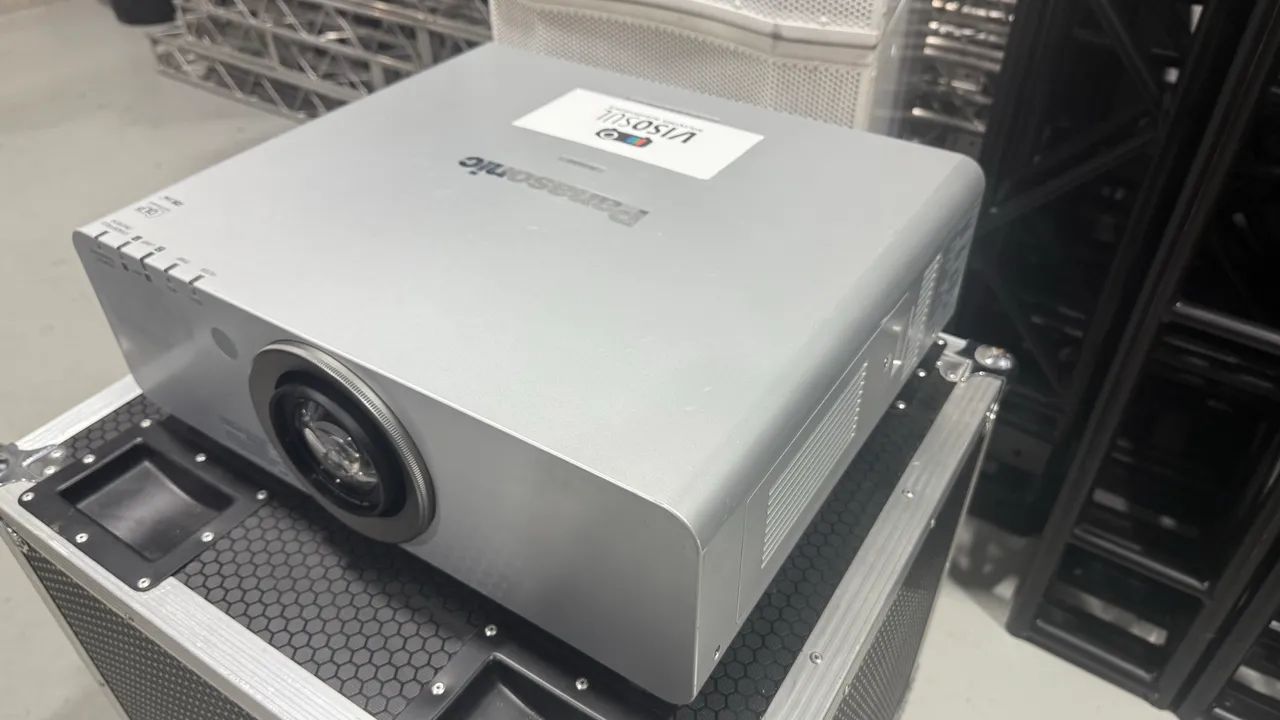 Projetor Panasonic 6500 Lumens  - Foto 3
