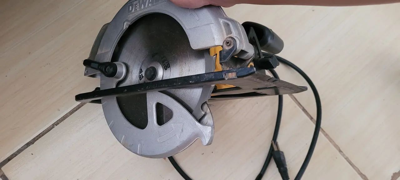 Serra circular dewalt - Foto 2