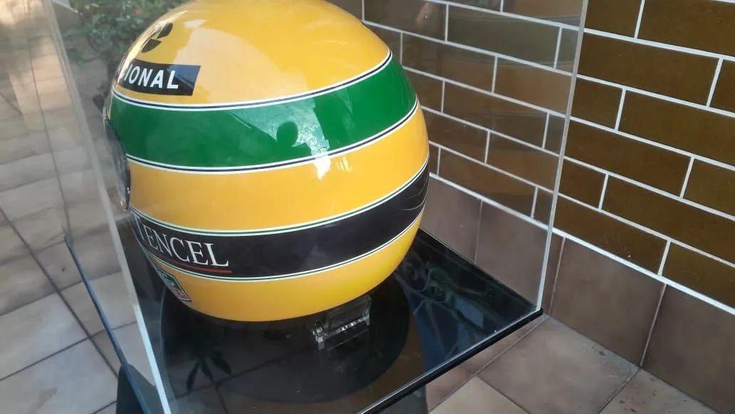 capacete do senna , no caser muito novo  - Foto 5