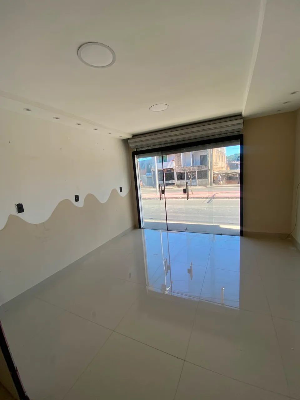 Alugo ponto comercial em plataforma - Foto 2