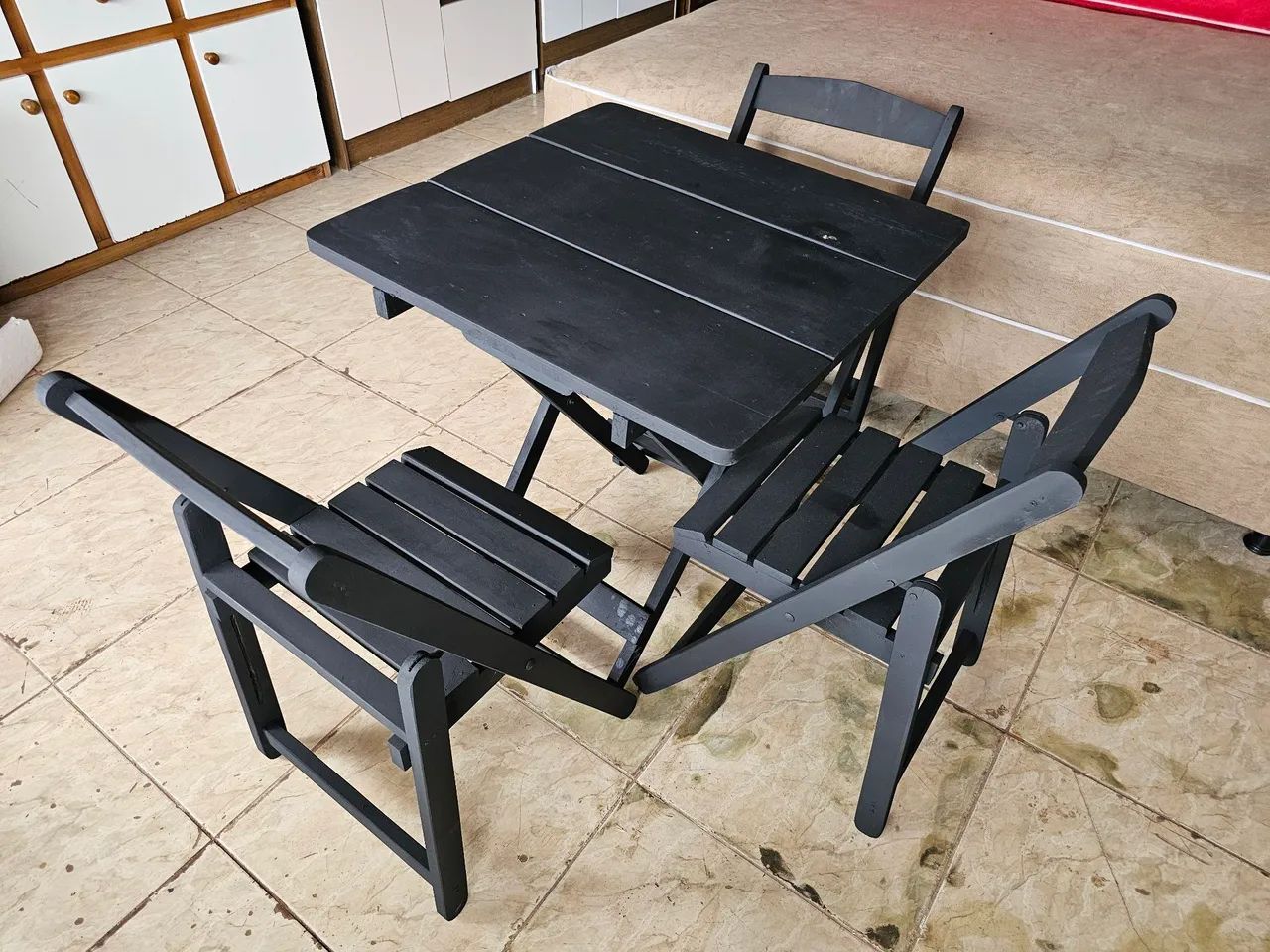 Mesa nova com 3 cadeiras  - Foto 4