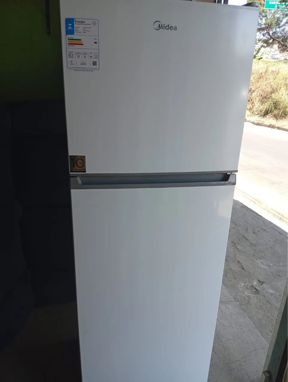 Geladeira Midea semi nova 02 portas - Foto 3