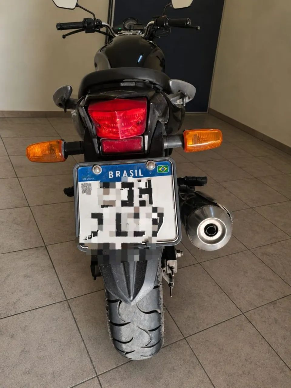 CB 300R 2011 Preta - Conservada, Completa e Pronta para Rodar - Foto 2