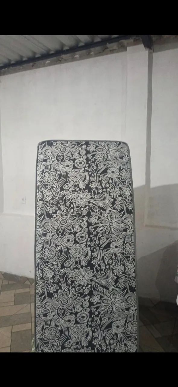Vende-se colchão de solteiro 