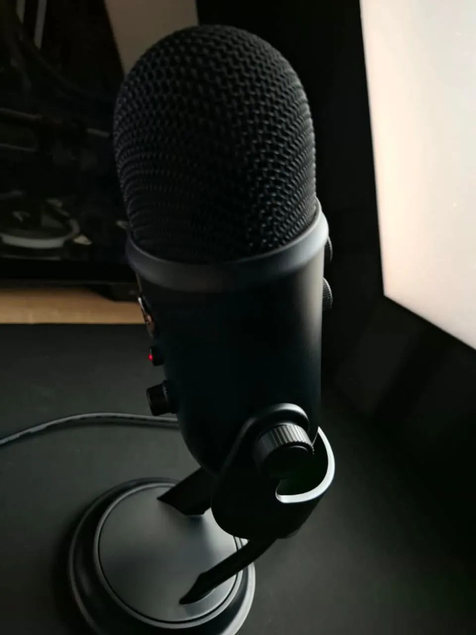 Microfone Logitech Blue Yeti Classic Preto - Revisado e Higienizado - Foto 3