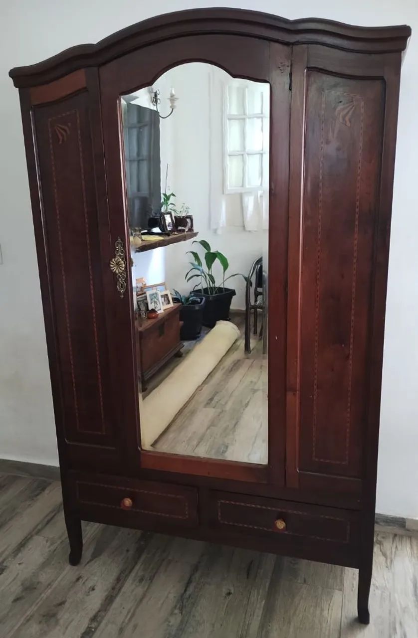 Guarda-Roupa Antigo Em Madeira Maciça Com Espelho