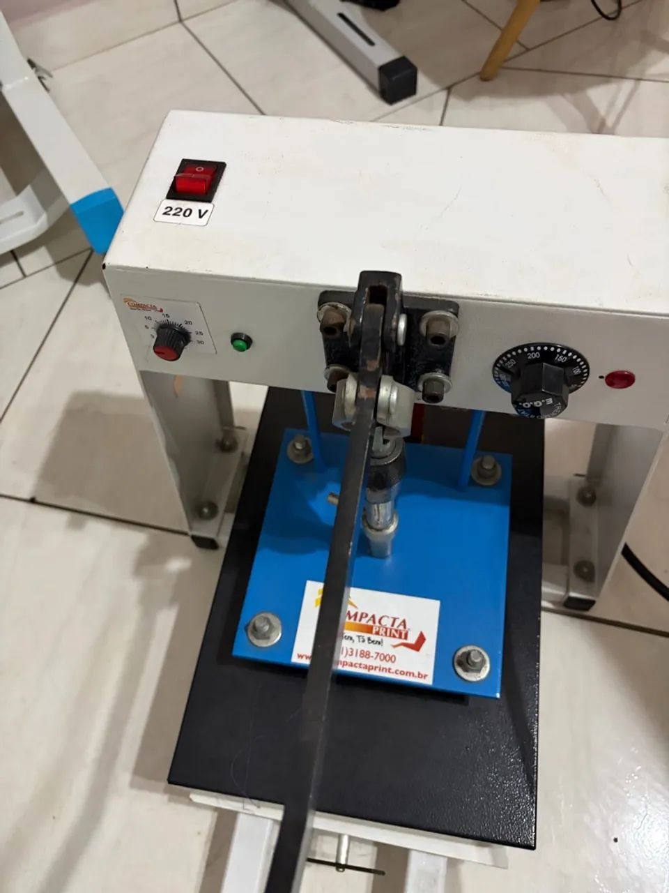Prensa térmica para sublimação 28x38  - Foto 2