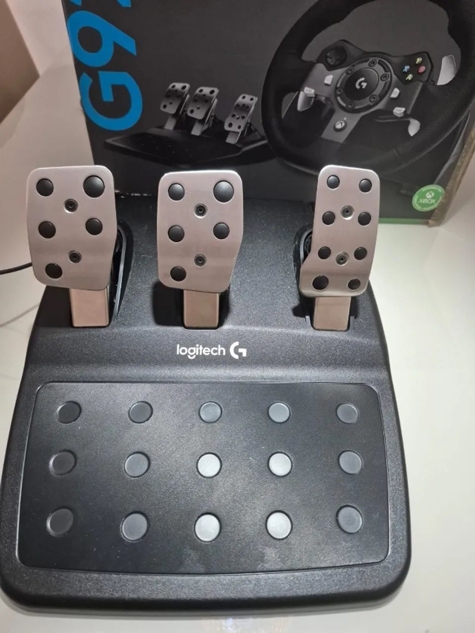 Volante Logitech G920 Driving Force e Pedais com Force - Foto 2