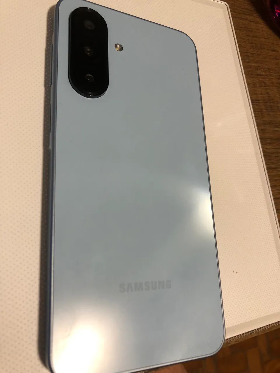 Samsung Galaxy A17 256GB - Foto 2